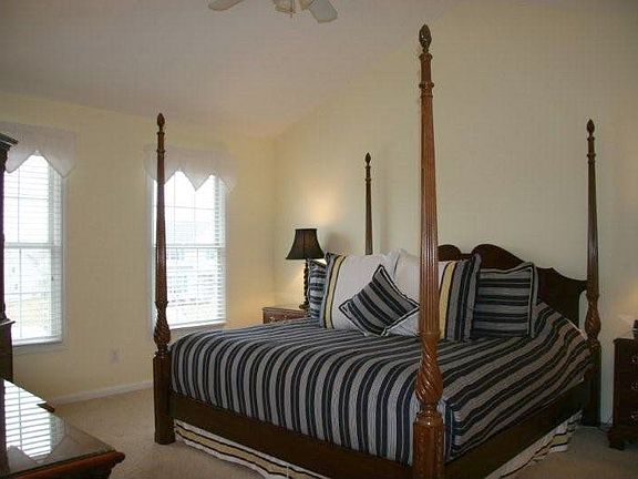 5th image of 2136 Waterbury Dr SE
