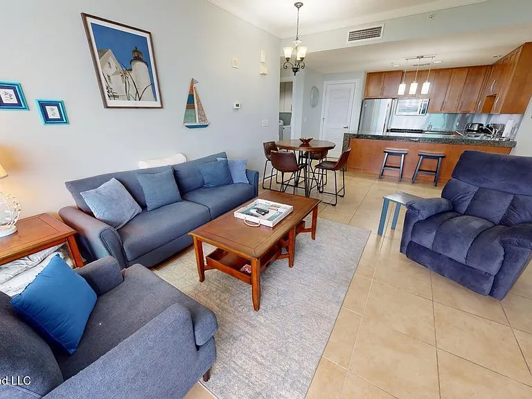 2060 Beach Blvd #901 — Photo 6