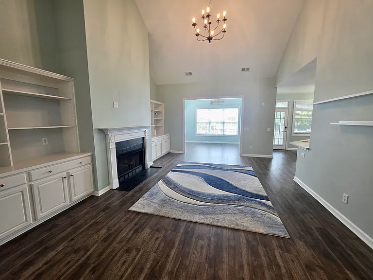 3518 Stockton Dr — Photo 9