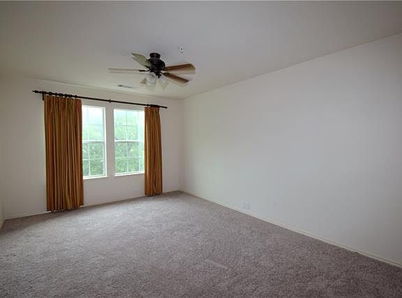 4th image of 2308 Stoneleigh Pl