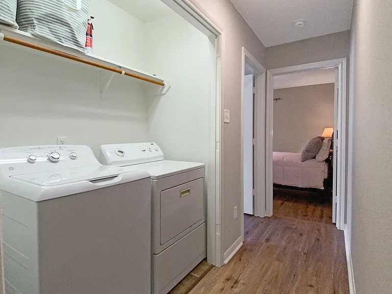 3805 Meadow View Dr — Photo 7