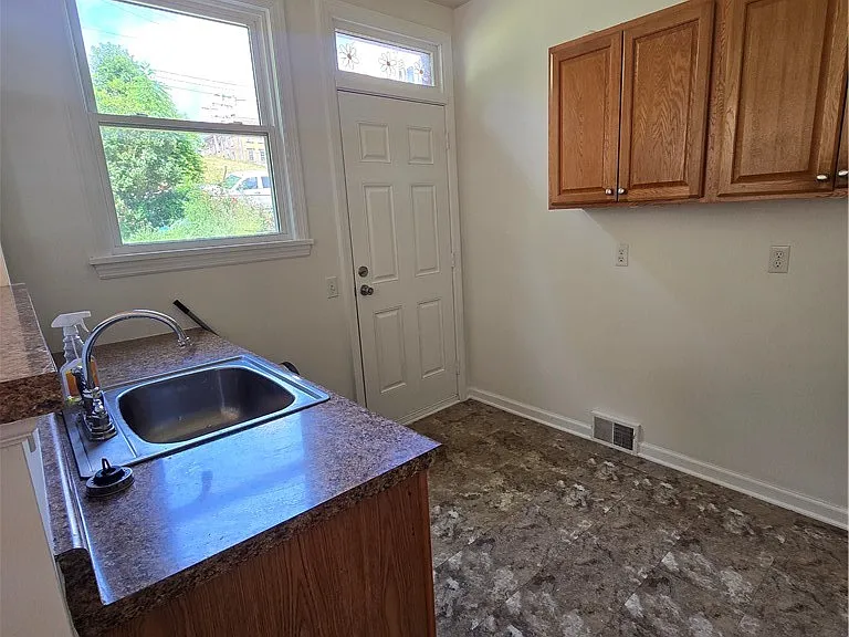 1602 Fallowfield Ave — Photo 12