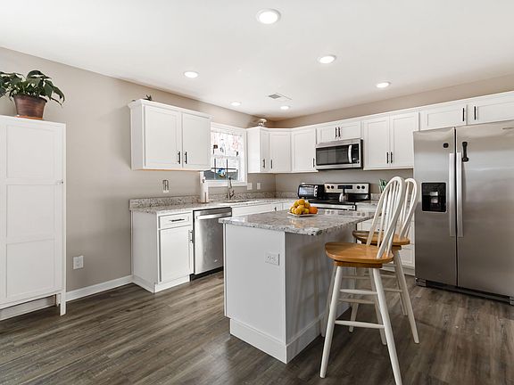 5th image of 609 McKala Ln