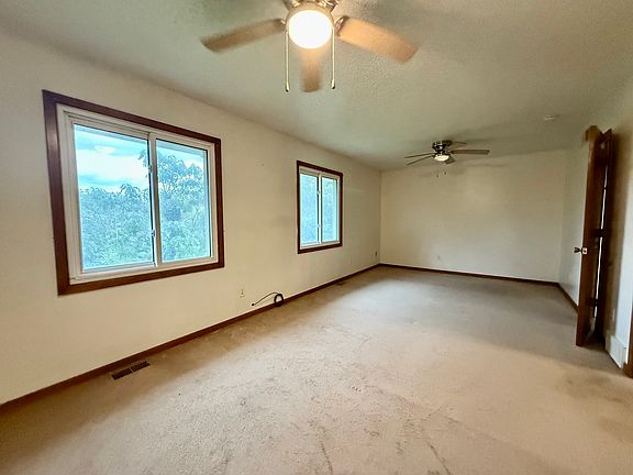5th image of 2709 SE 8th St