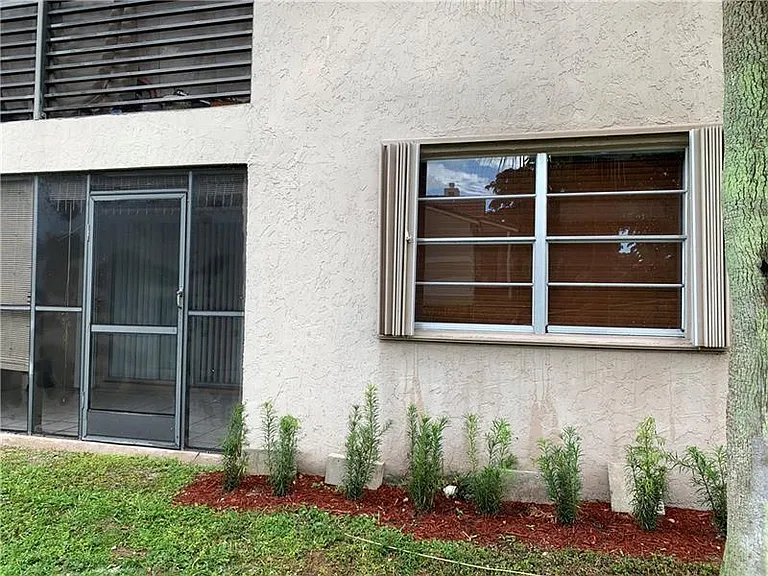 2830 Riverside Dr #102-3 — Photo 13