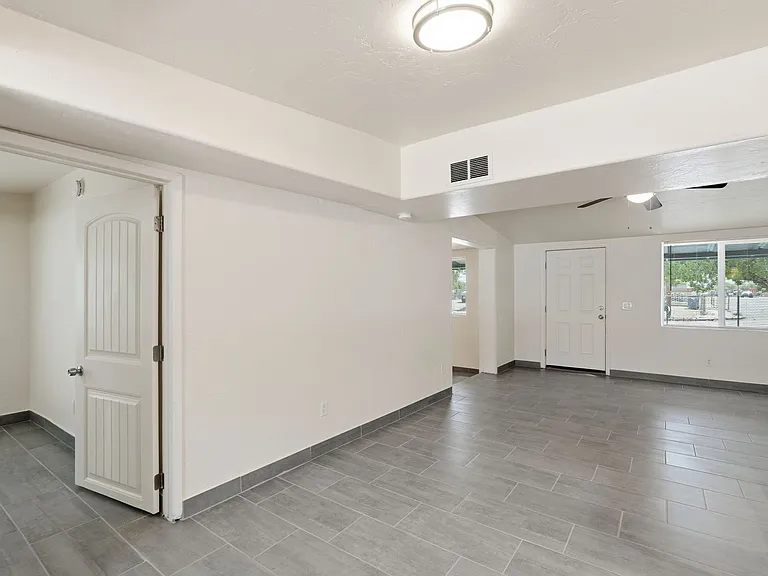 4608 S Fremont Ave — Photo 31