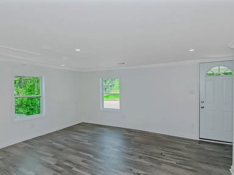 204 Mill St — Photo 7