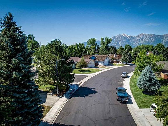 4th image of 1079 Wisteria Dr