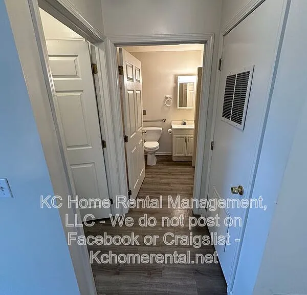4319 Jackson Ave — Photo 8