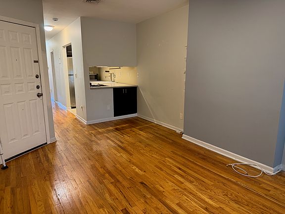 4th image of 250 York St APT 3C