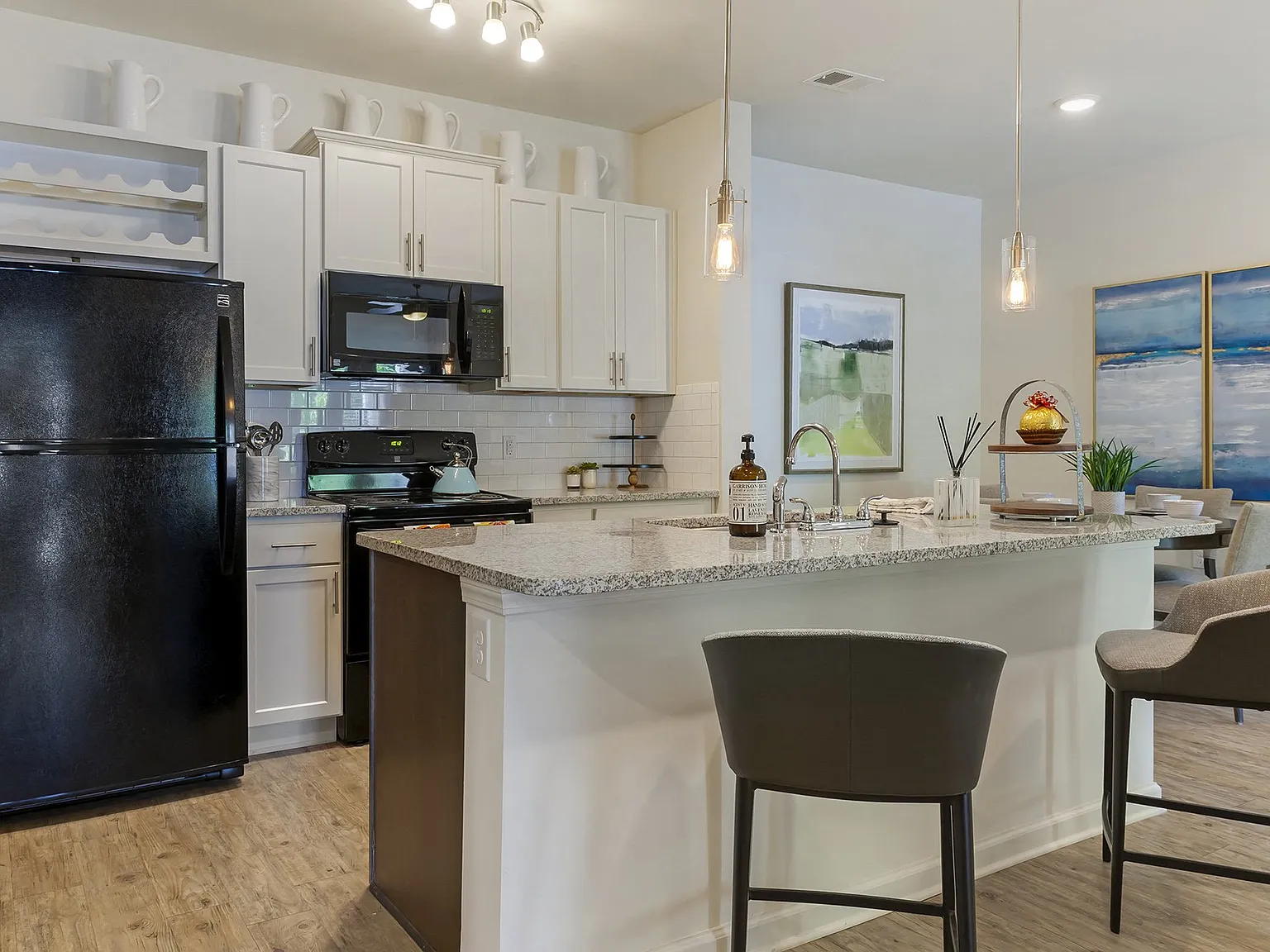 Skyland Exchange Apartments — Photo 4