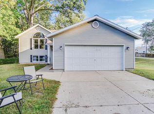 177 Scotts Dr, Holland, MI 49424