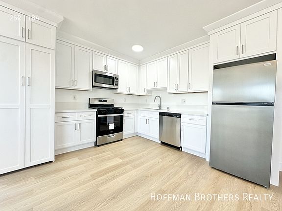 3rd image of 3522 Bellevue Ave APT 2