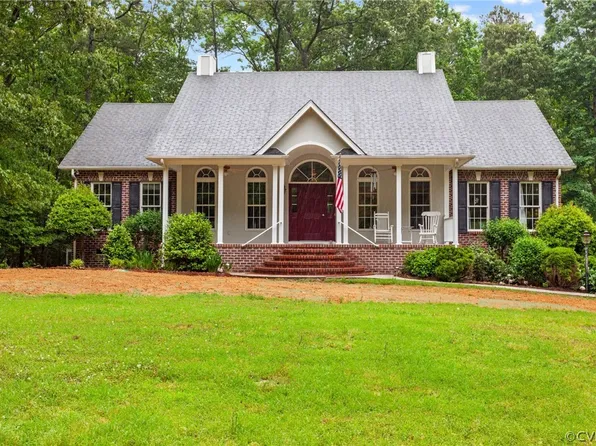 8440 King Dr, Disputanta, VA 23842