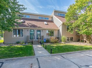 2112 35th St APT 2, Rock Island, IL 61201