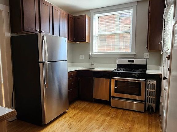 3rd image of 1612 W Granville Ave APT 2N