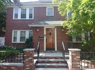 10 Dummer St, Brookline, MA 02446