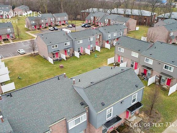 2nd image of 552 Villa Dr