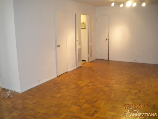 Rented by City Connections Realty | media 14