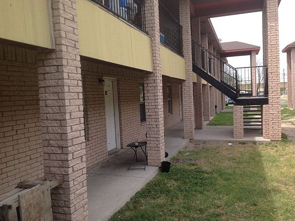 5th image of 3011 Daffodil Ave