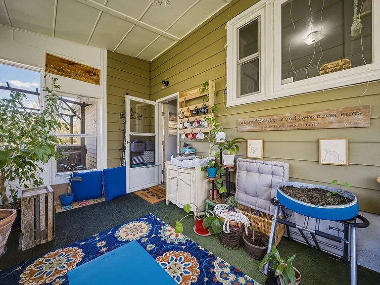 3258 Anderson Dr — Photo 11