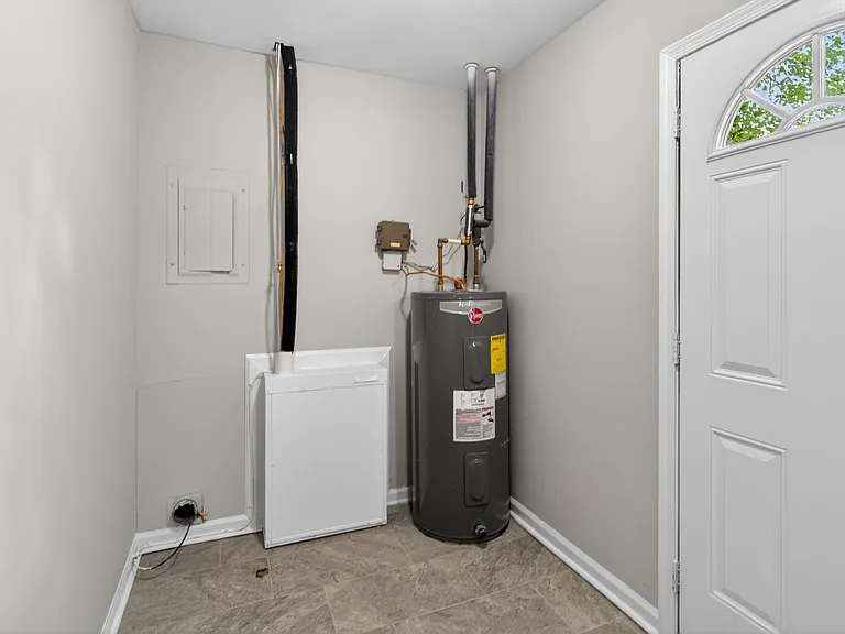 399 Circuit Ln #F — Photo 22