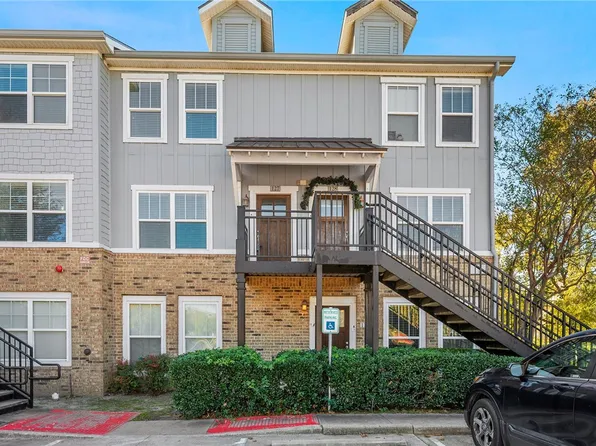 1725 Harvey Mitchell #127, College Station, TX 77840