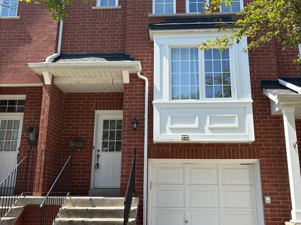 1591 S Parade Ct, Mississauga, ON L5M 6G1