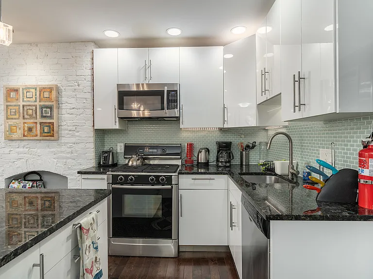 403 P St NW #B — Photo 7