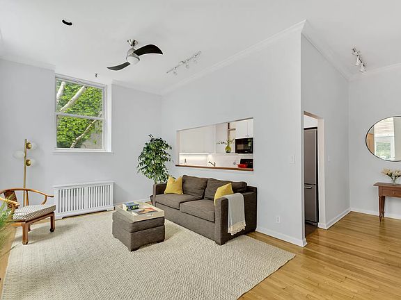 3rd image of 277 Hicks St APT 1C