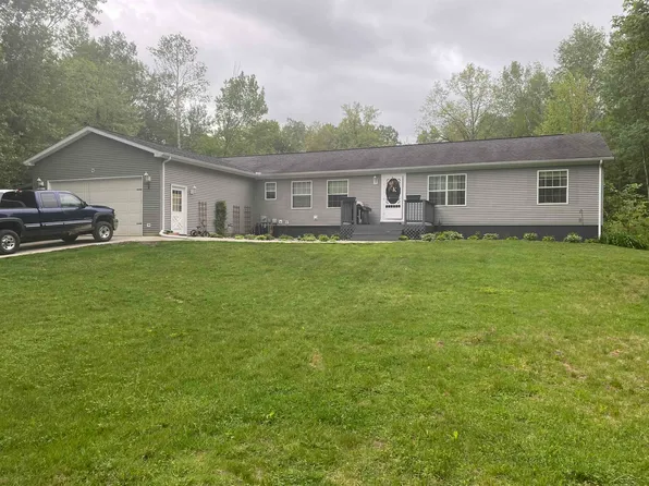 1447 W Sian Dr, Sanford, MI 48657
