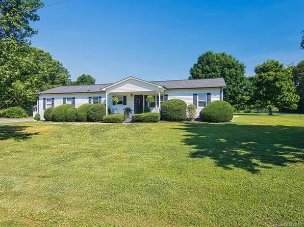 3966 Peach St, Newton, NC 28658