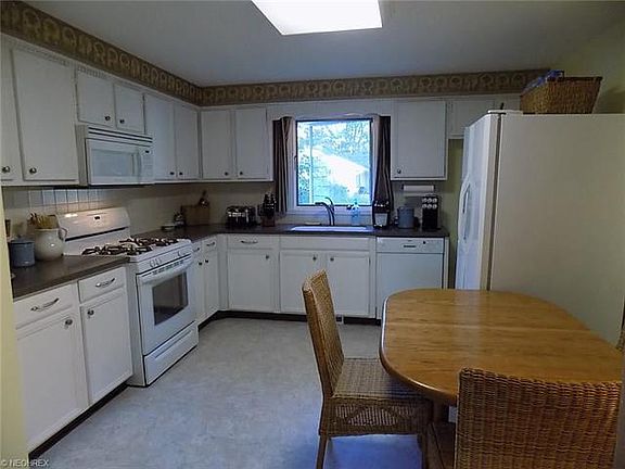 5th image of 3944 Ivanhoe Dr