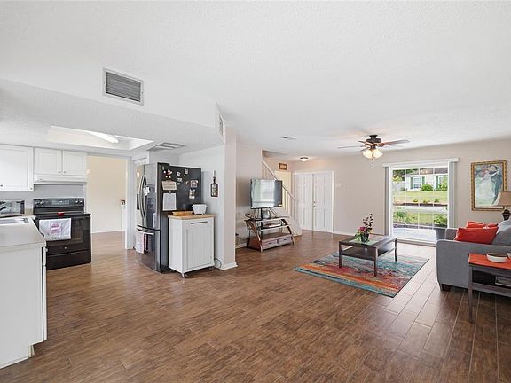 5th image of 3643 WOODHILL DRIVE