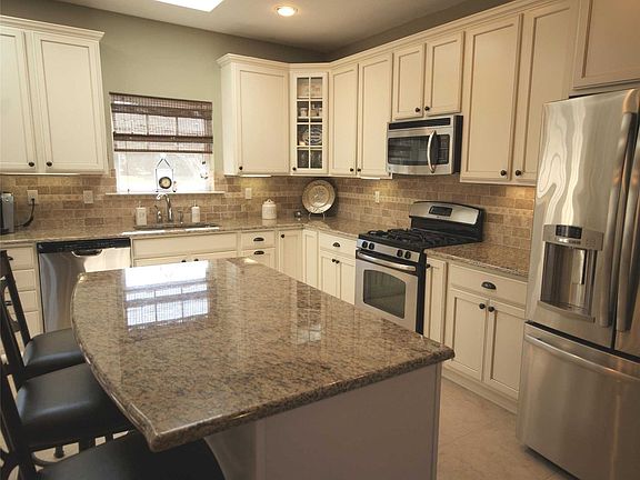 2nd image of 133 Stoneleigh Dr