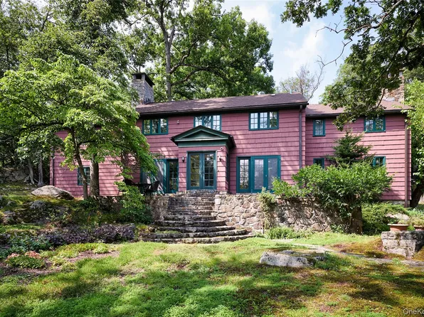 92 Mountain Farm Road, Tuxedo Park, NY 10987