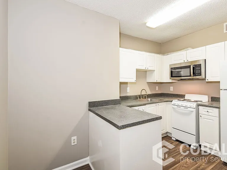 987 Collier Rd NW #M — Photo 3