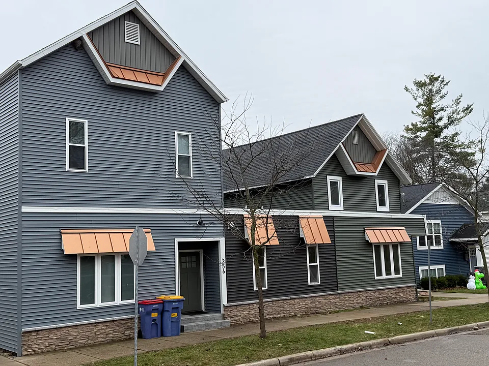 352 Spencer St NE #2