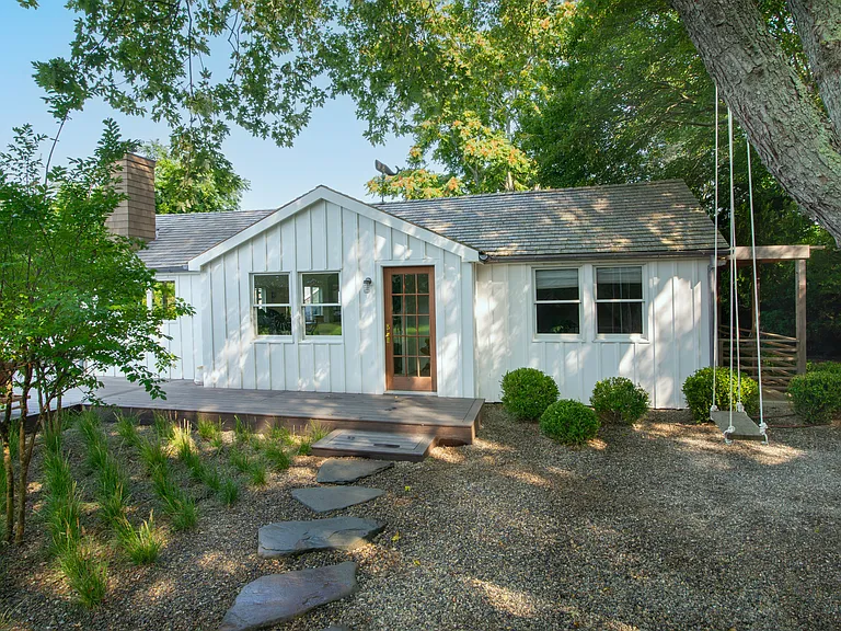 58 Fleming Rd — Photo 2