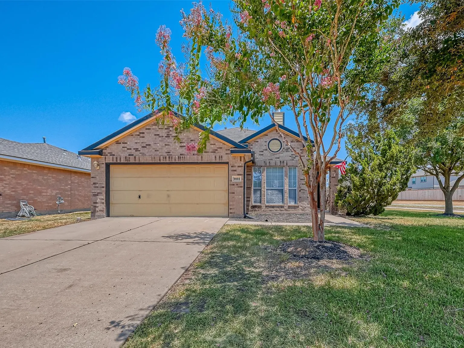 3 bed, 2.0 bath, 1450 sqft, $1,895 — Photo 4