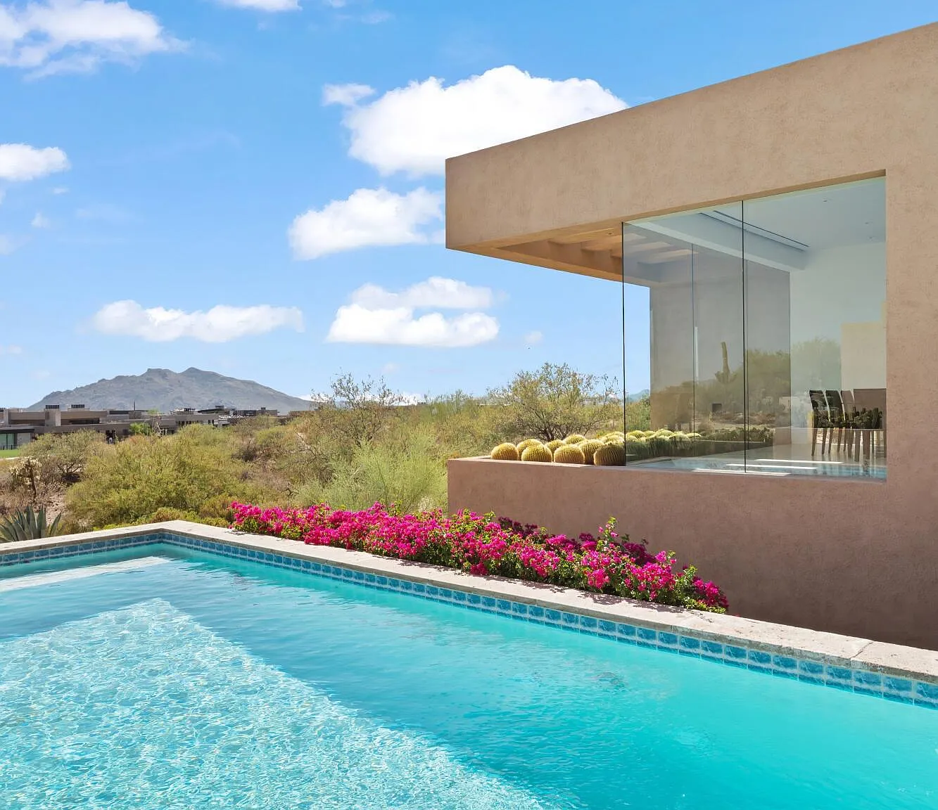 3 bed, 6.0 bath, 7905 sqft, $20,000 — Photo 3