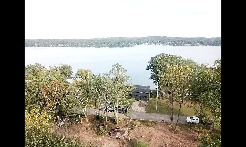 1st image of 16011 Lakewood Dr