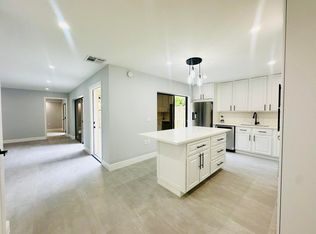 403 4th Ln, Palm Beach Gardens, FL 33418