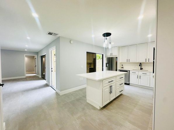403 4th Ln