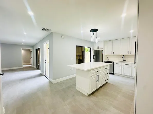 403 4th Ln, Palm Beach Gardens, FL 33418