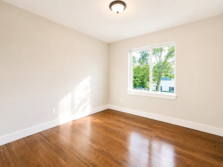 152 Parkwood Ave #2 — Photo 11