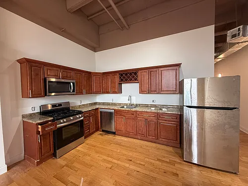 Floor plan 221