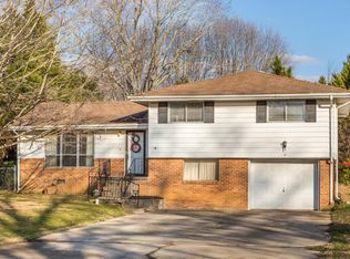 60 Elaine Cir, Fort Oglethorpe, GA 30742