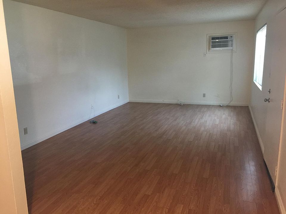 1st image of 117 N Tustin Ave #1A
