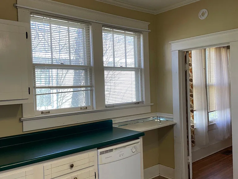 285 N Watkins St — Photo 12